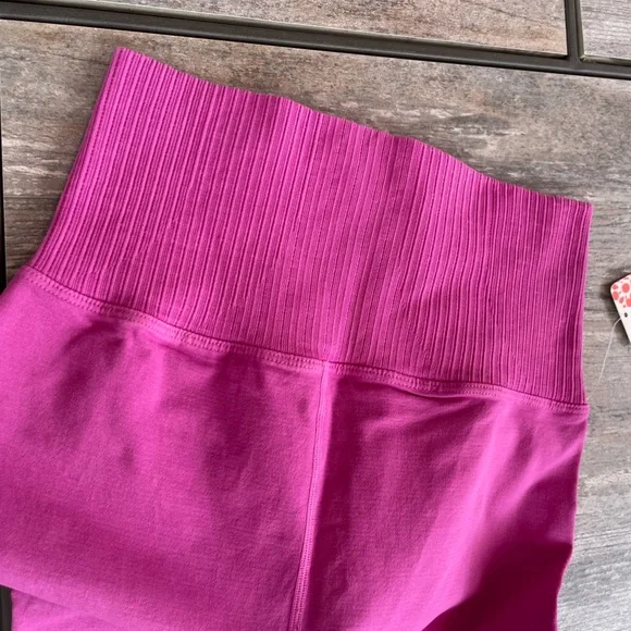 Free People Movement karma leggings hot pink size Medium Large M/L NWT - Picture 9 of 16